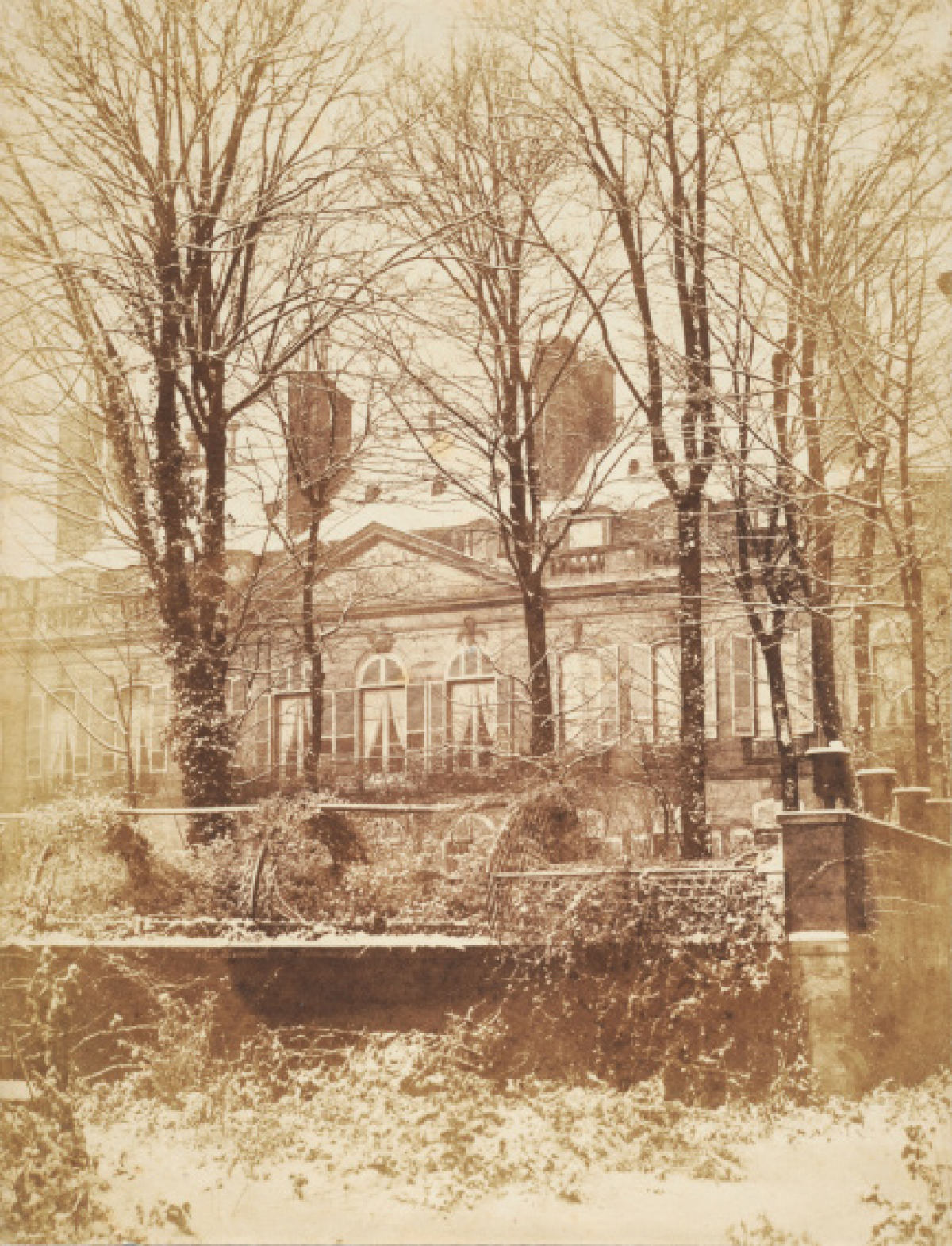 "Le jardin et l'hôtel de Chimay sous la neige" Charles Marville 1853