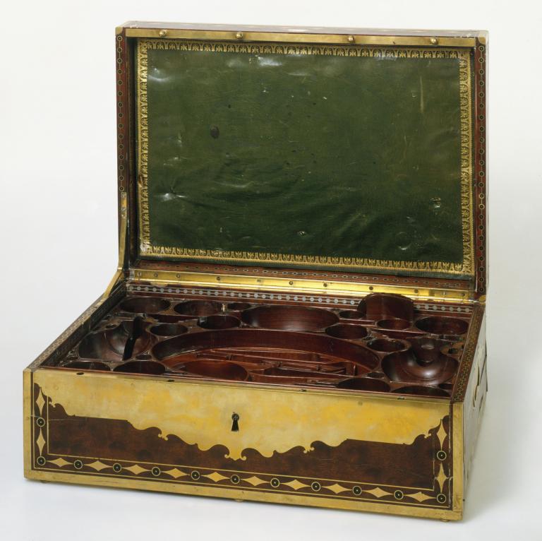 Nécessaire de campagne de Napoléon Ier. Instruments de travail. | Musée ...